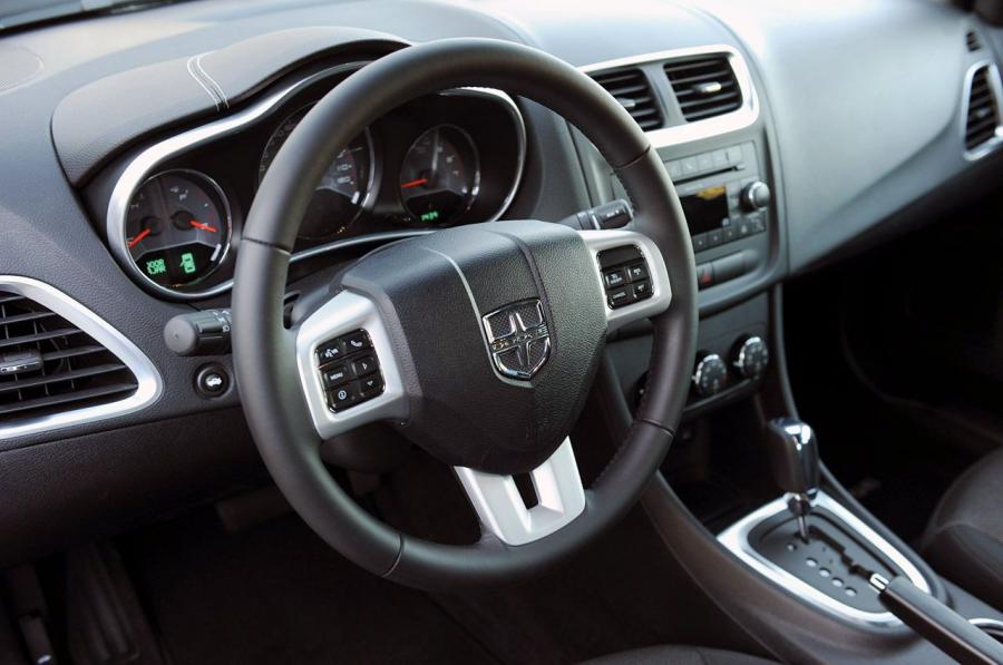  Dodge Avenger 2011 года  (фото 27 из 61)